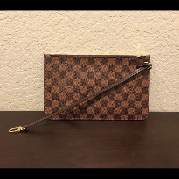 Louis Vuitton Handbags - Louis Vuitton Neverfull Pochette / Wristlet Damier